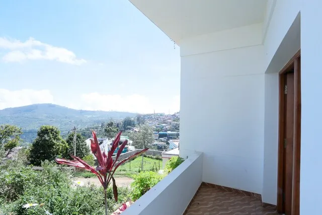 OYO 28038 Hotel Kayzee & Restaurant