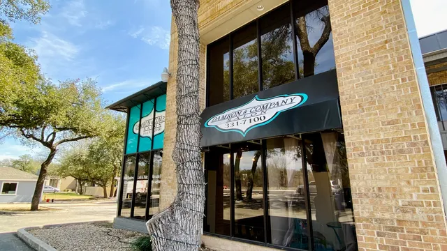 DAMRON & COMPANY SALON