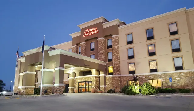 Hampton Inn & Suites Jamestown, ND