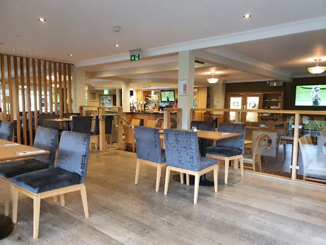 Red Deer Pub & Restaurant