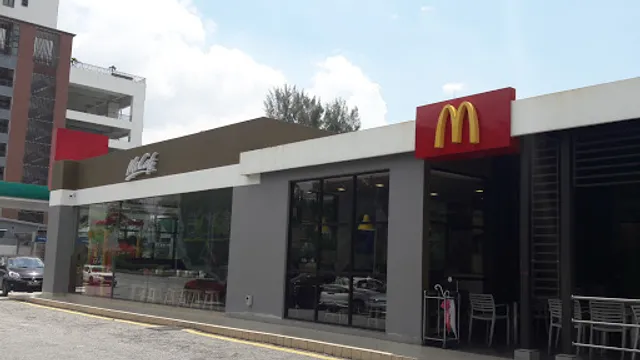 McDonald's Rahman Putra DT