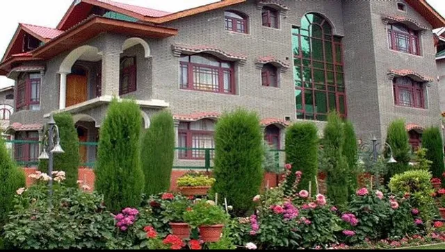 Harwan Resort- 3 star hotels in near dal lake | Best Resorts in srinagar | Luxury Resorts in Srinagar