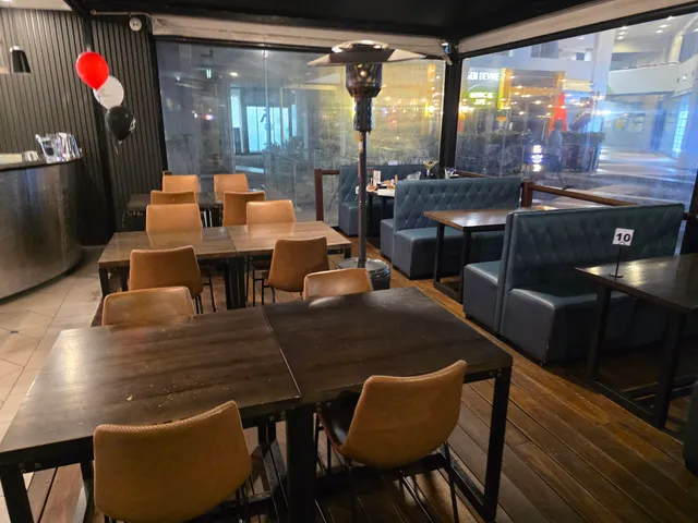 Kickin'Inn Broadbeach