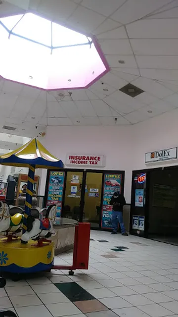 Long Beach Plaza & Mini Mall