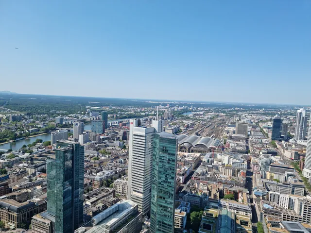 MAIN TOWER