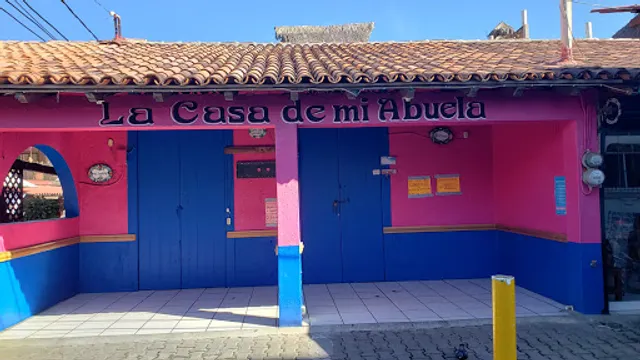 La Casa de Mi Abuela