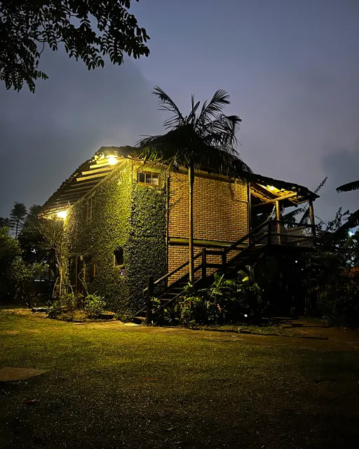 Vila de Zimbros . Casas de aluguel de frente para o mar