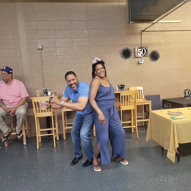 8 UP Eats & Arts/ Vibez Nightclub