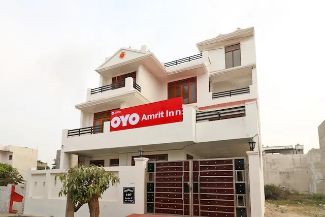 OYO Amrit Inn