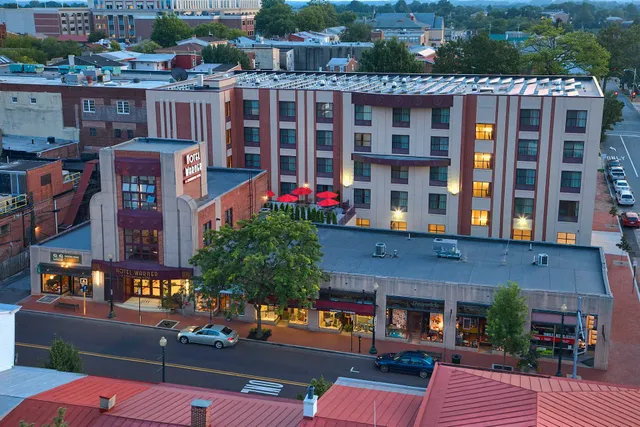 Hotel Warner