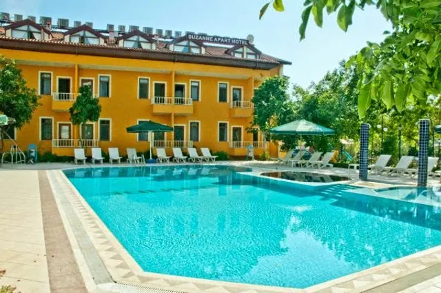 Suzanne Hotel & Restaurant