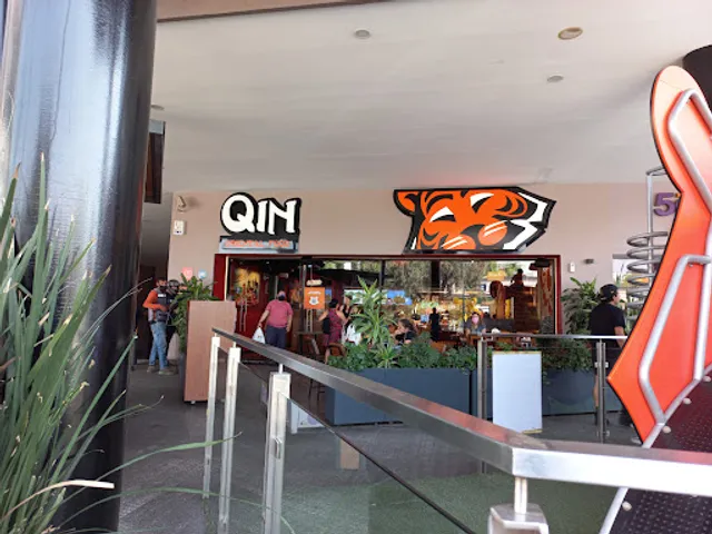 Qin Oriental Food D’Lucca
