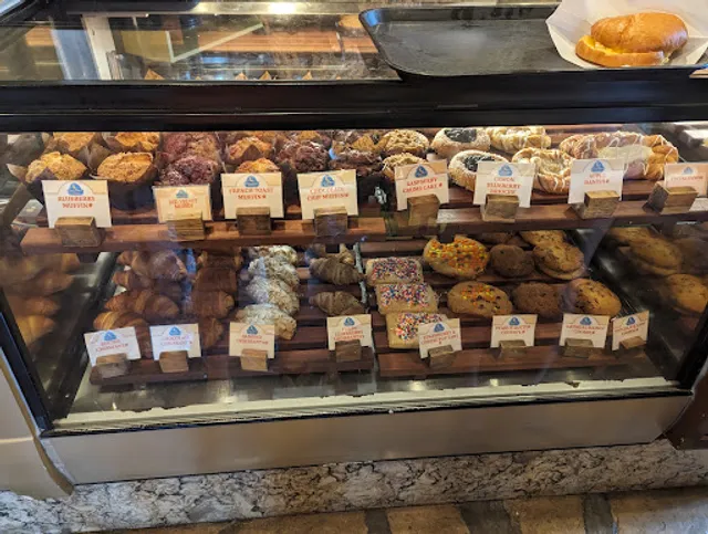 Croissant Moon Bakery