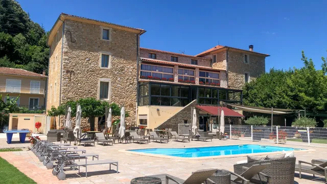 Logis Hôtel le Mas de la Prairie