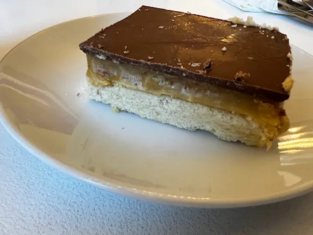 Sweetness & Light Cakery