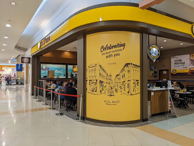 OLDTOWN White Coffee AEON Bukit Indah