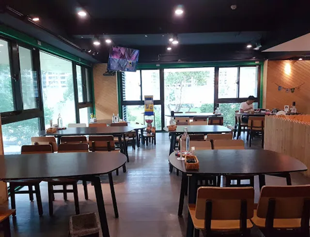 Tree House Restaurant paternity