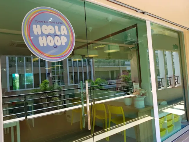 Hoola Hoop Cafe