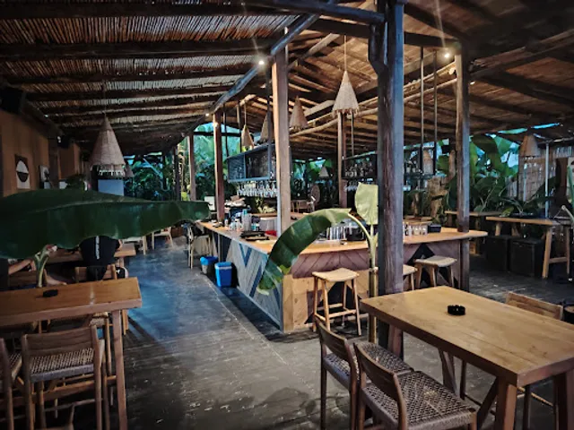 Sirens Beach Bar & Bistro