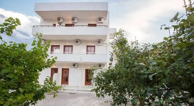 Filoxenia Studios & Apartments