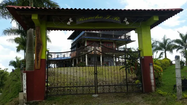 Hostal Campestre Rancho J.R