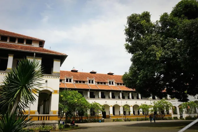 Happy Inn Puspo Mitra RedDoorz