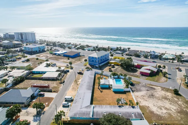 Bahama Breeze Suites