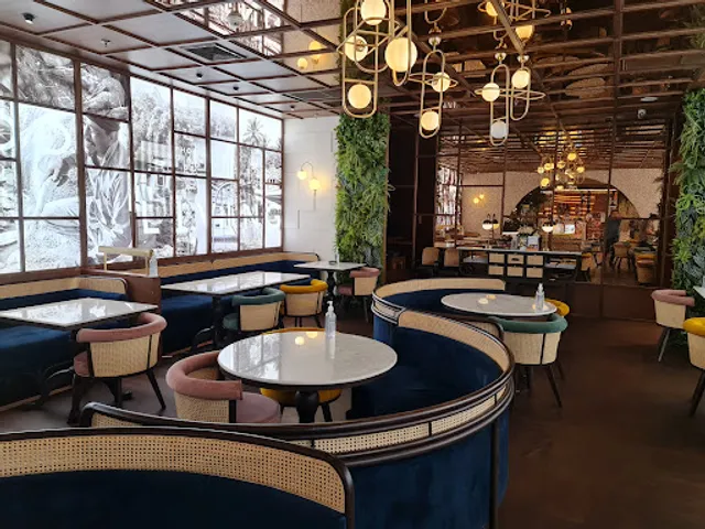 ขมิ้น Camin Cuisine & Cafe สาขาซีคอนสแควร์ ศรีนครินทร์