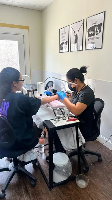 M&J Beauty Academy - Escuela de Cosmetologia Dallas