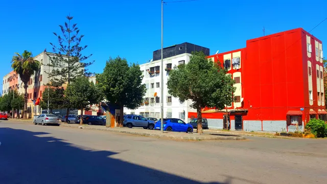 موقف السيارات للأستاذ أحمد