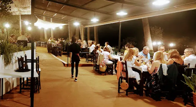 La Pineda, Rostisseria Braseria