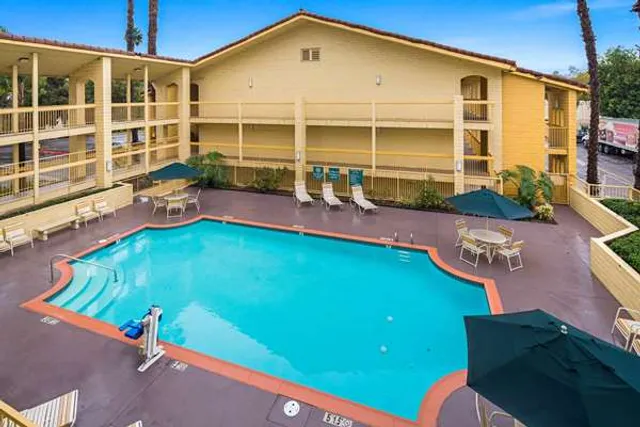 Days Inn by Wyndham San Diego Vista