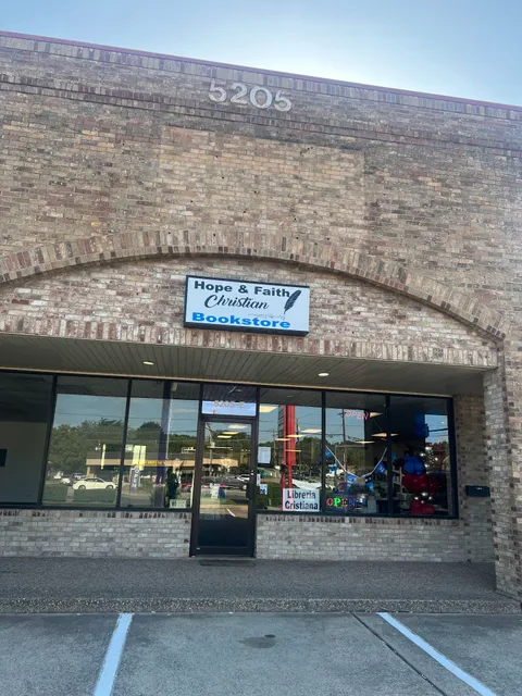 Hope & Faith Christian Bookstore. Librería Cristiana.