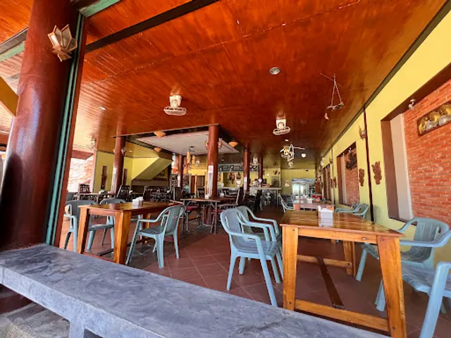 Khao Lak Seafood Family House