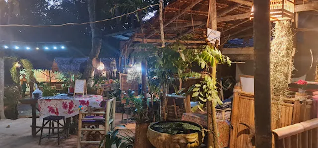 Tee restaurant in the jungle and bungalow