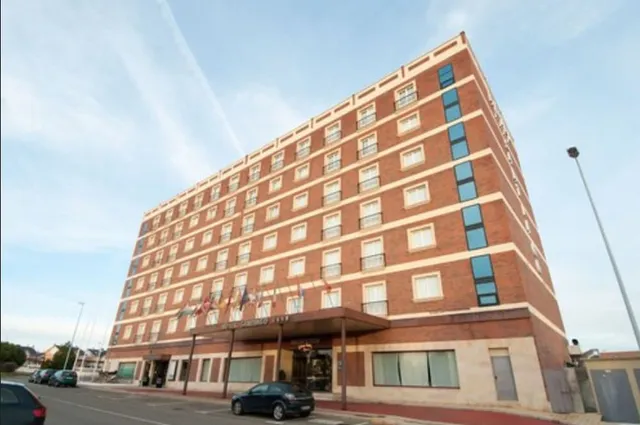 Hotel Santiago León