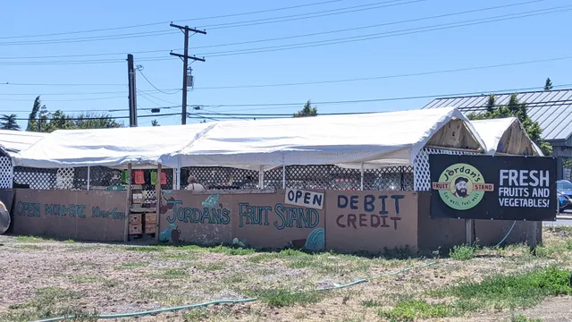 Jordan’s Fruit Stand