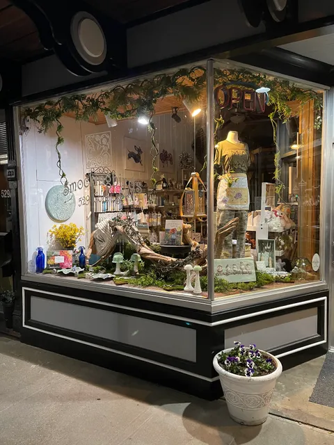 Smockingbird’s Unique Gifts