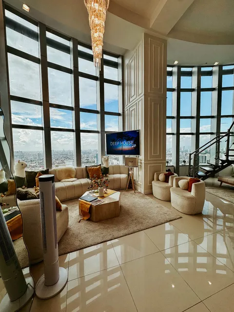 Alpaca-Lemon Penthouse