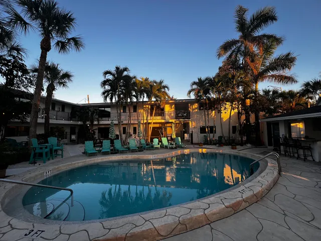 Bayshore Inn & Docks