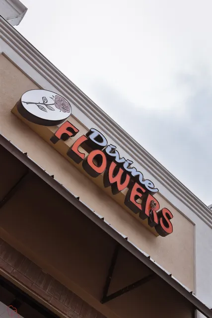 Divine Flowers & Gifts