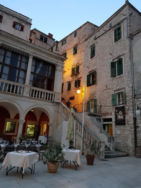 Old Town Apartments m1