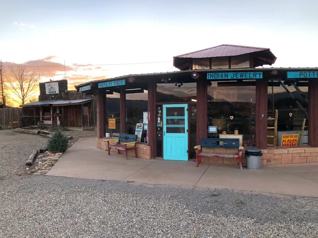 Mud Creek Hogan Trading Post