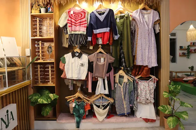 Café SENJA - Cafe, Resto, & Boutique