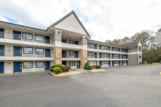 Motel 6 Columbus, GA – Columbus Airport