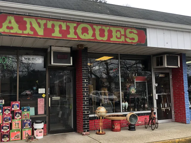 Oakdale Antiques Plaza