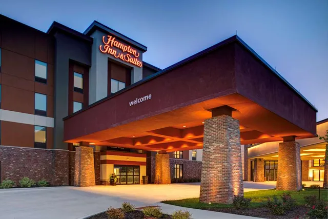 Hampton Inn & Suites Pittsburg Kansas Crossing