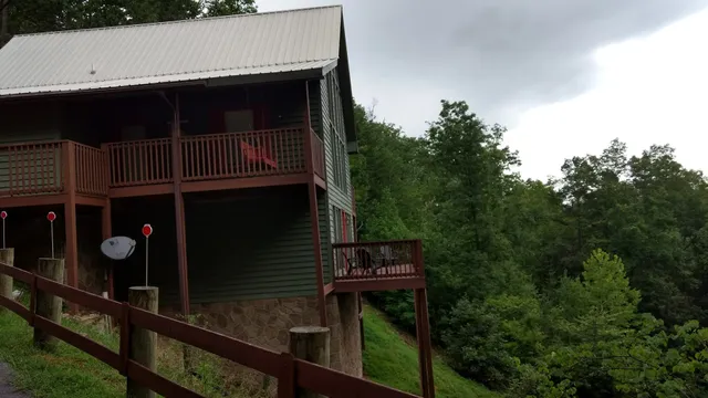 Maples Ridge Vacation Rentals:Emerald Forest