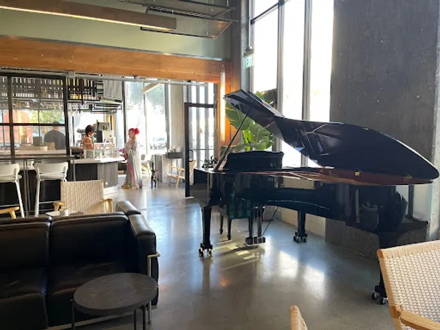 Dento Piano Cafe and Bar