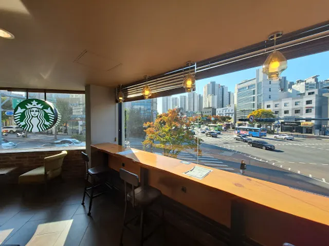 Starbucks Songpa Intersection